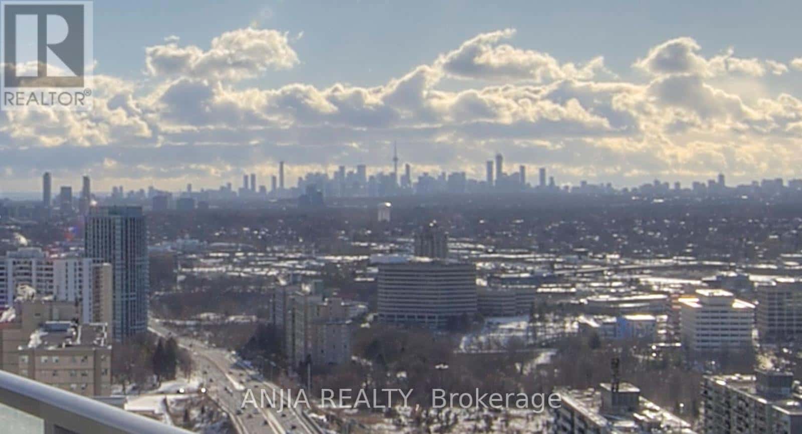 2409 - 38 FOREST MANOR ROAD — Toronto (Henry Farm), Ontario - Photo 4 of 47