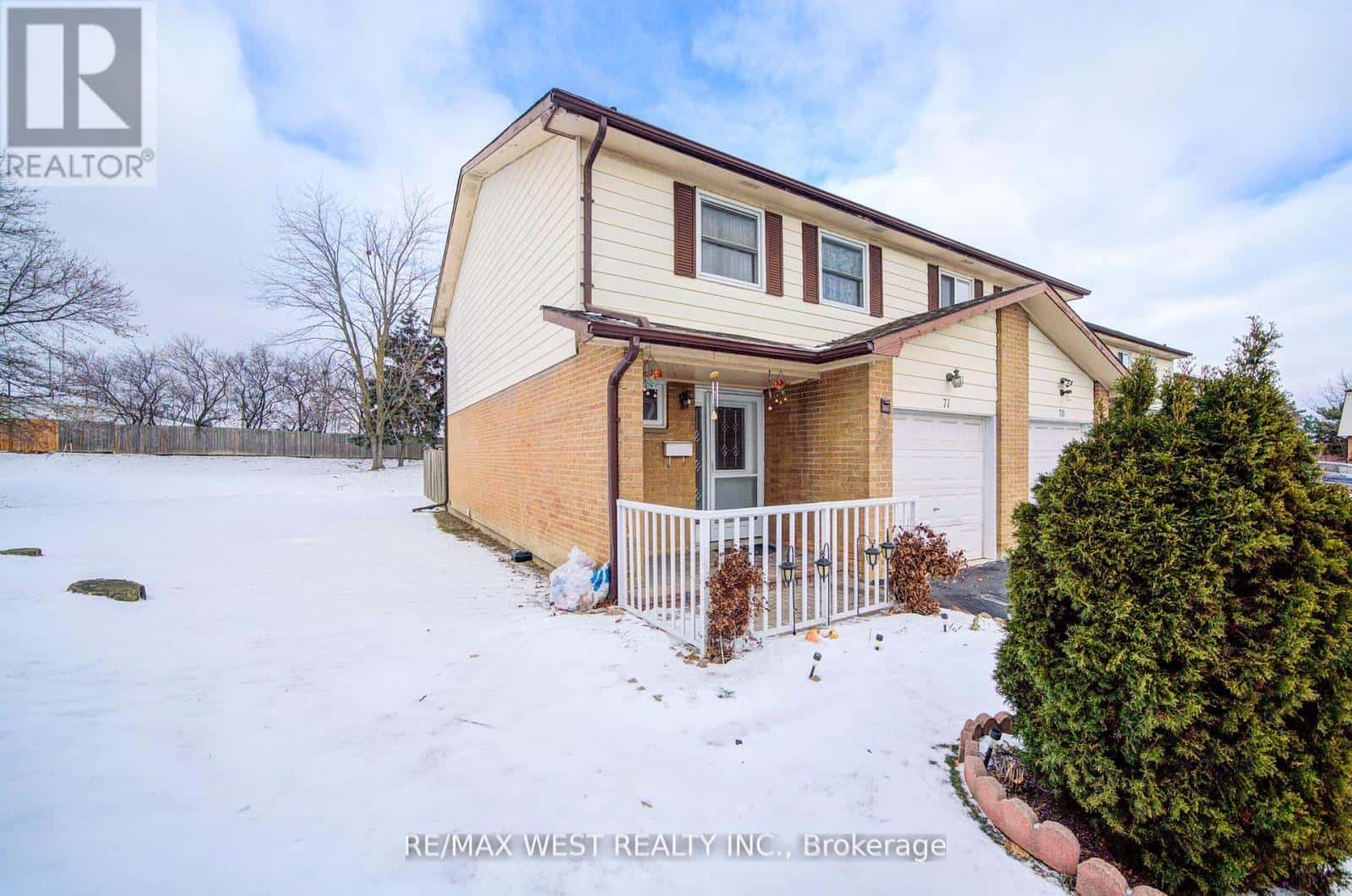 71 - 3525 BRANDON GATE DRIVE — Mississauga (Malton), Ontario - Photo 2 of 45