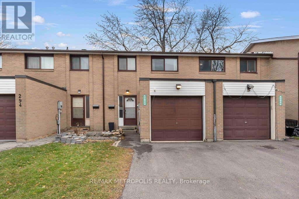 211 - 295 FLEETWOOD CRESCENT — Brampton (Southgate), Ontario - Photo 3 of 47