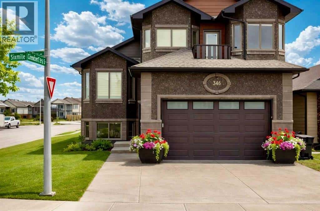 346 Sixmile Ridge S — Lethbridge, Alberta - Photo 2 of 50