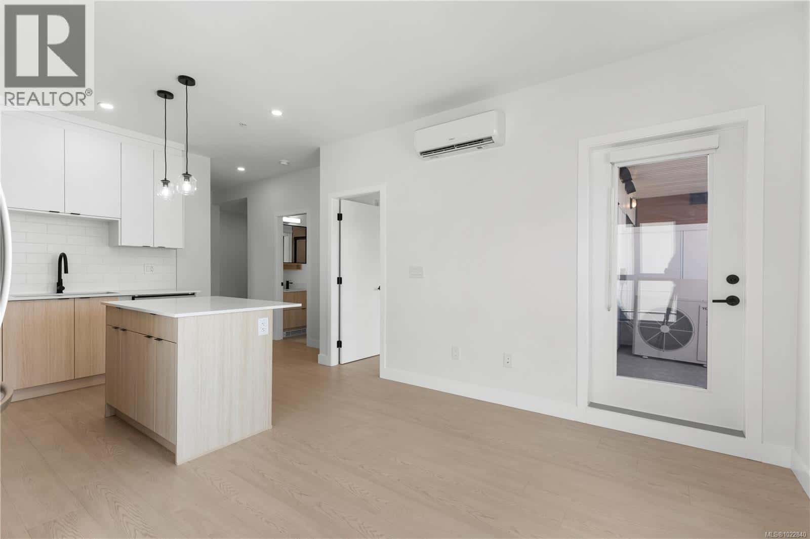 417 2629 Millstream Rd — Langford, British Columbia - Photo 3 of 18