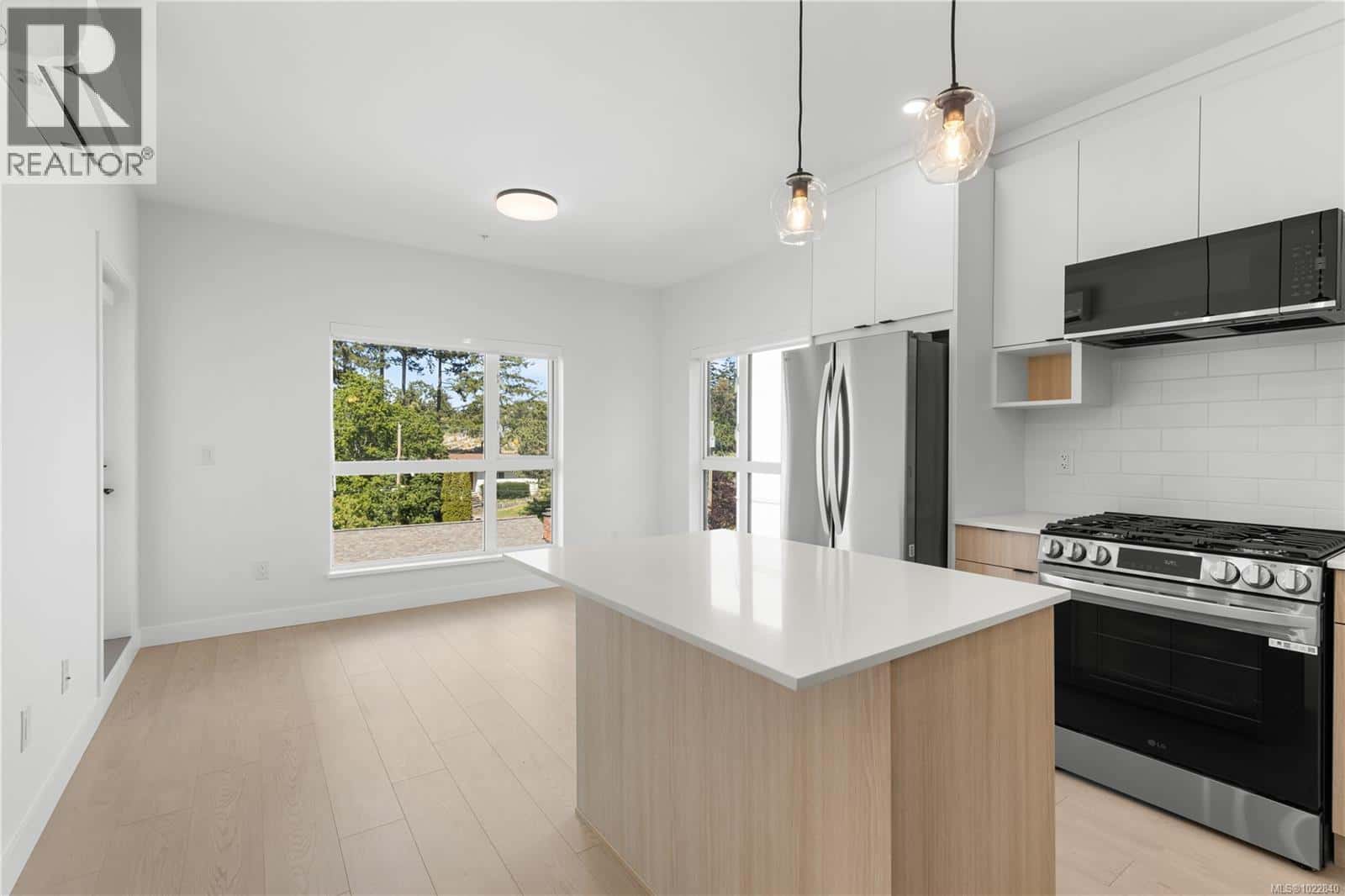 417 2629 Millstream Rd — Langford, British Columbia - Photo 5 of 18