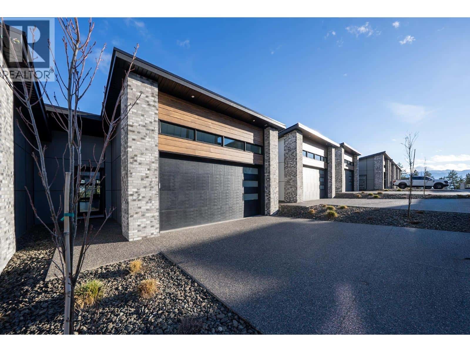 2835 Canyon Crest Drive Unit# 2 — West Kelowna, British Columbia - Photo 3 of 44