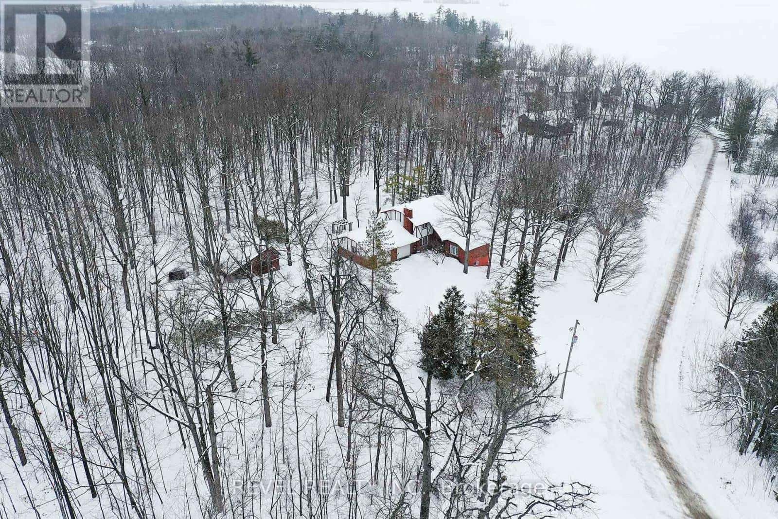 149 LAKEBREEZE ROAD — Kawartha Lakes (Fenelon), Ontario - Photo 3 of 50