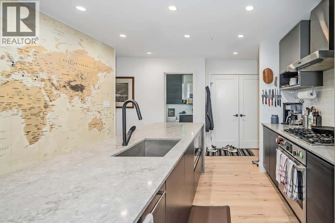 205 3131 MURRAY STREET — Port Moody, British Columbia - Photo 4 of 35