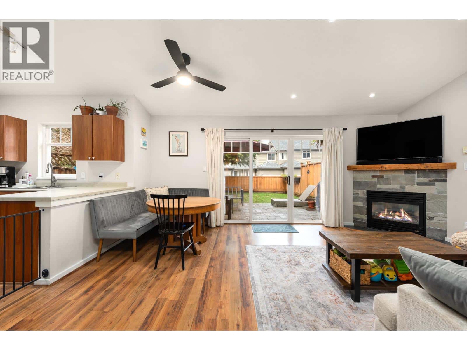 73 1821 WILLOW CRESCENT — Squamish, British Columbia - Photo 4 of 28