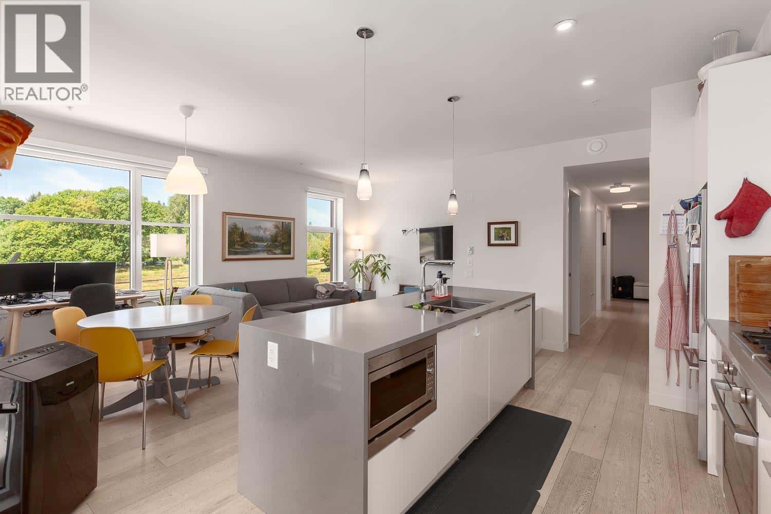 301 108 E 35TH AVENUE — Vancouver, British Columbia - Photo 5 of 27