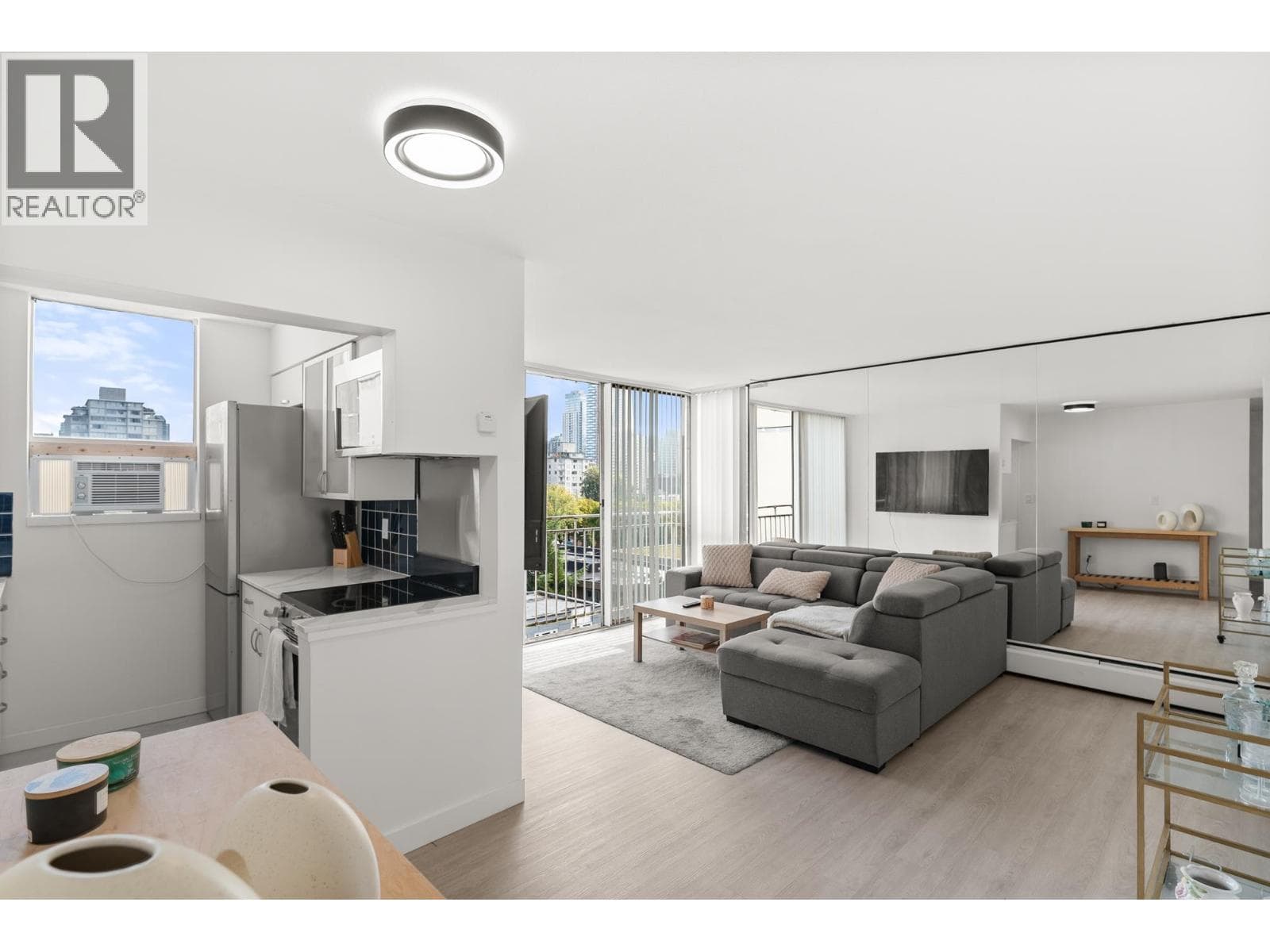 806 1250 BURNABY STREET — Vancouver, British Columbia - Main photo