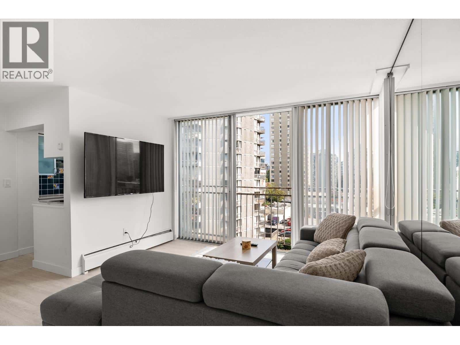 806 1250 BURNABY STREET — Vancouver, British Columbia - Photo 3 of 38