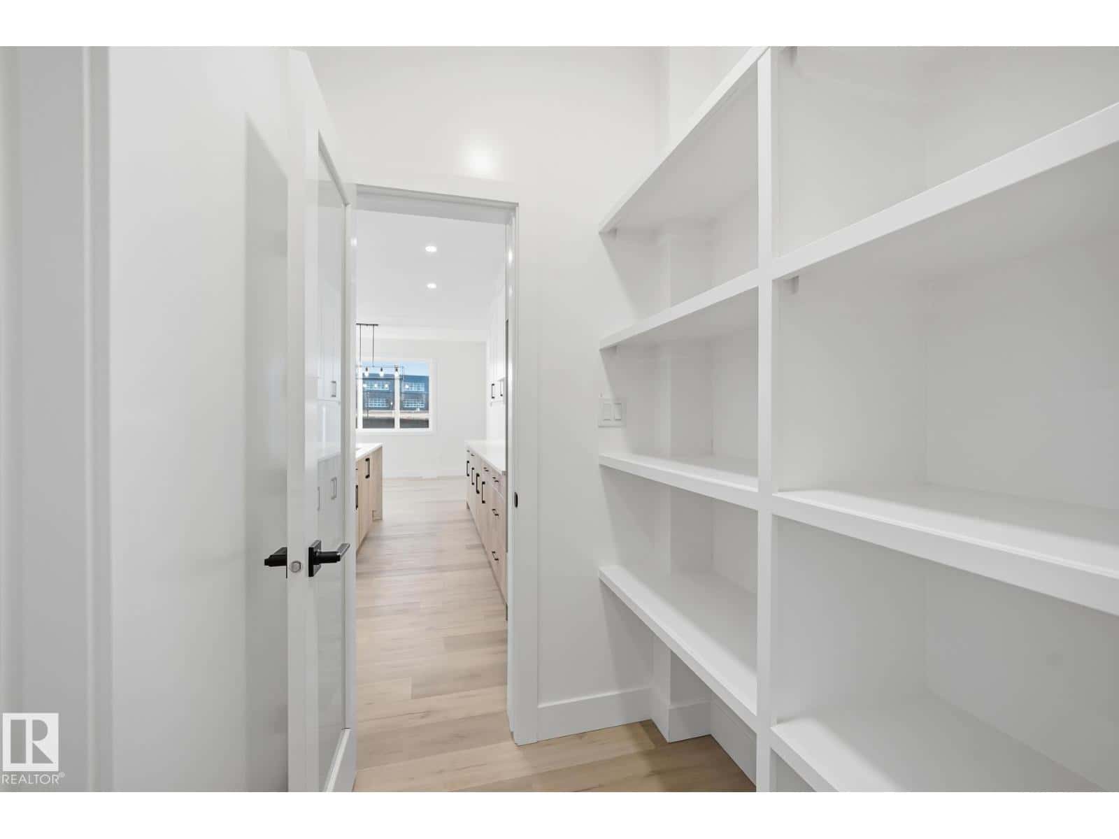 68 Hemingway CR — Spruce Grove, Alberta - Photo 5 of 23