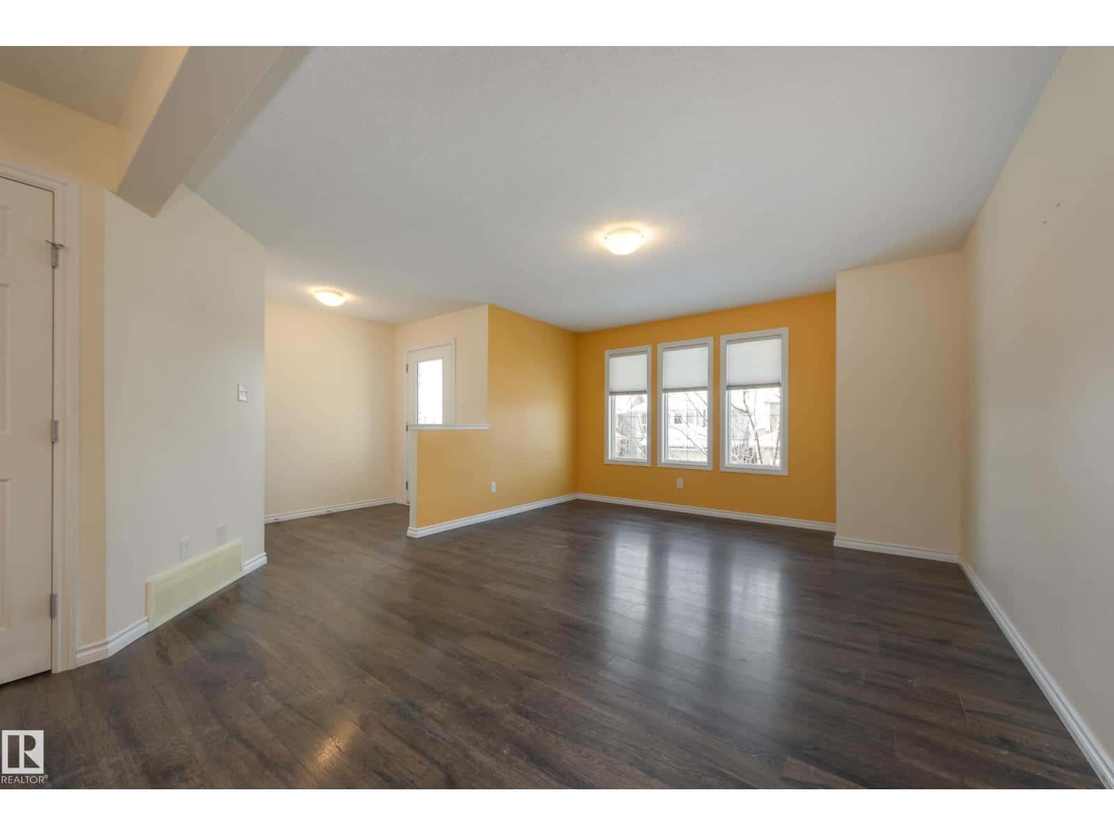 1438 WATT DR SW — Edmonton, Alberta - Photo 4 of 49