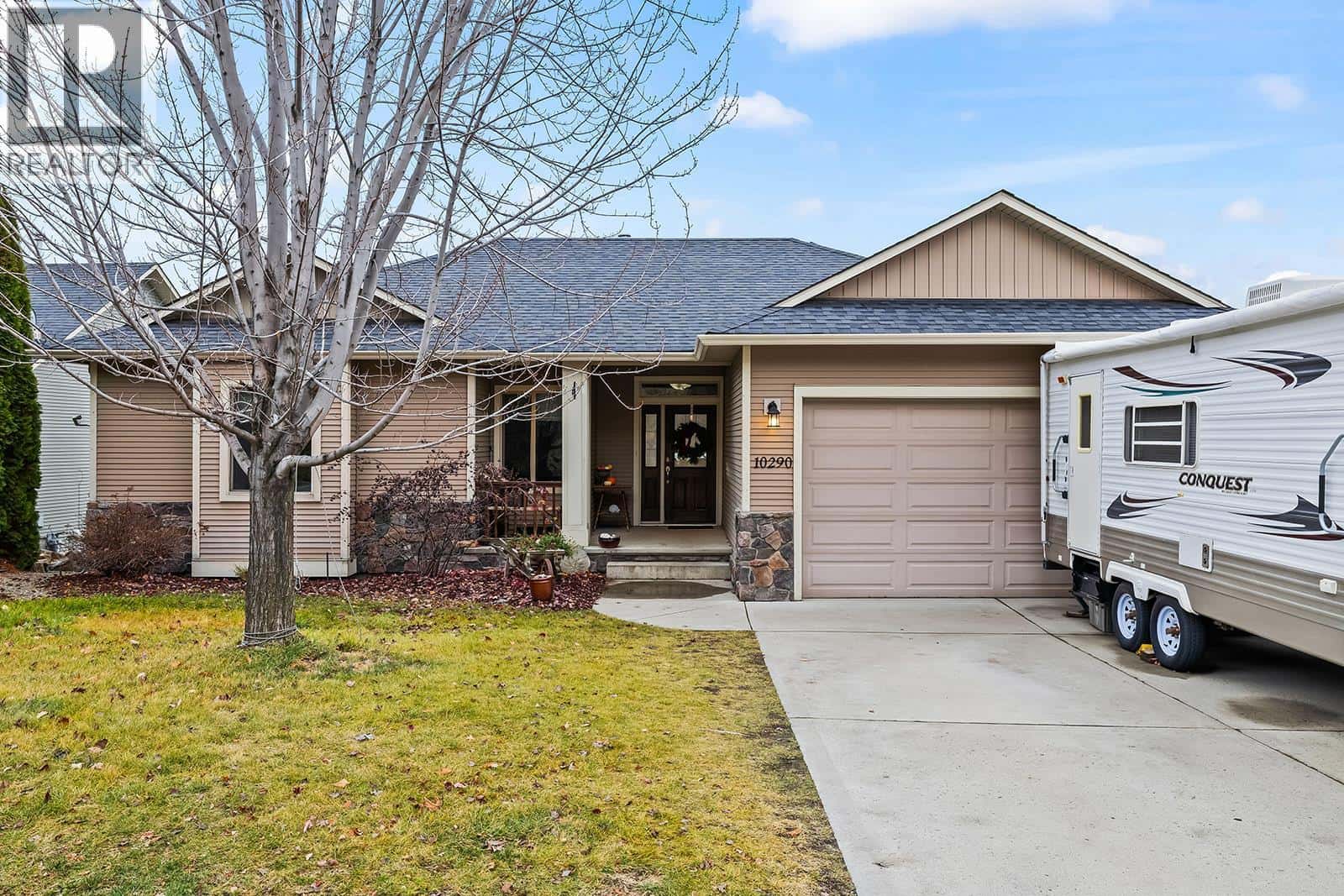 10290 Teresa Road — Lake Country, British Columbia - Photo 2 of 43