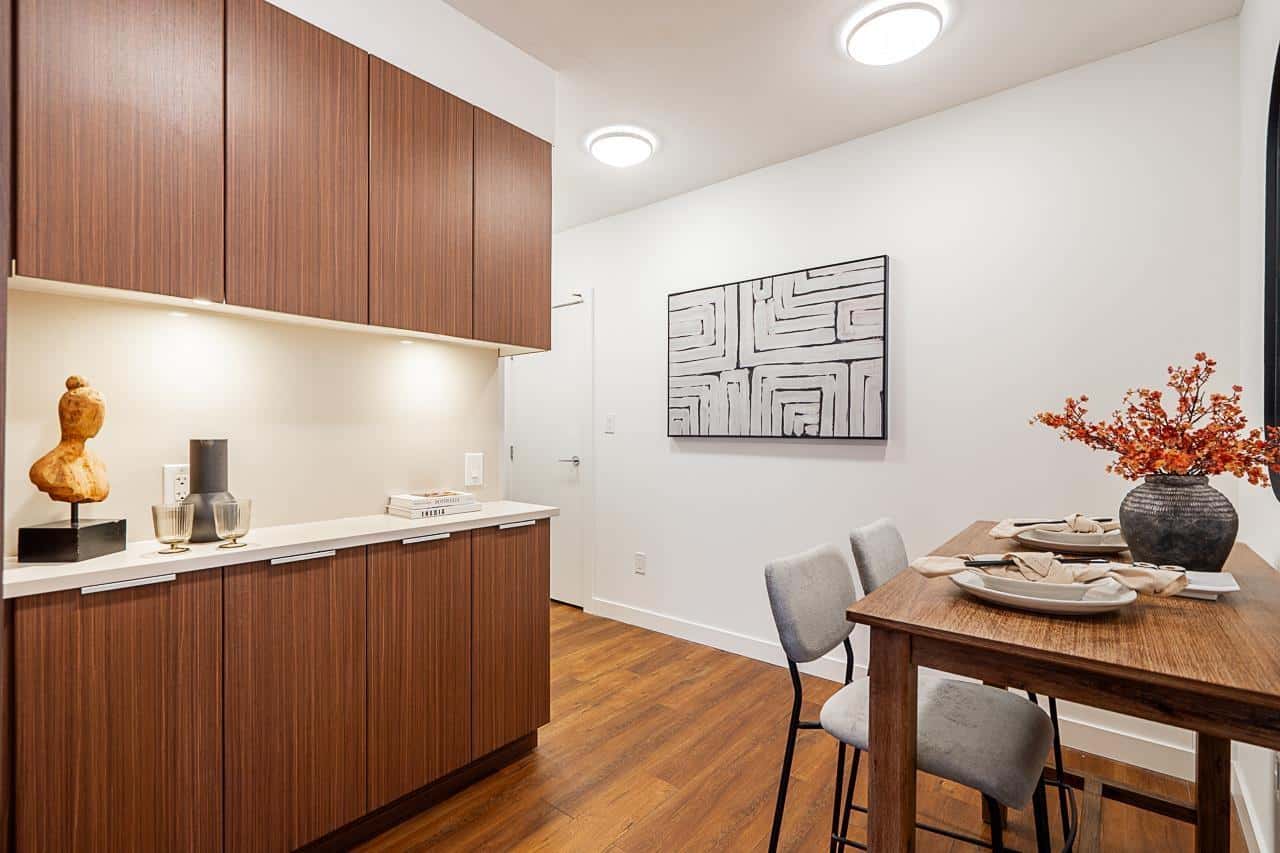 2306 13308 CENTRAL AVENUE — Surrey, British Columbia - Photo 5 of 25