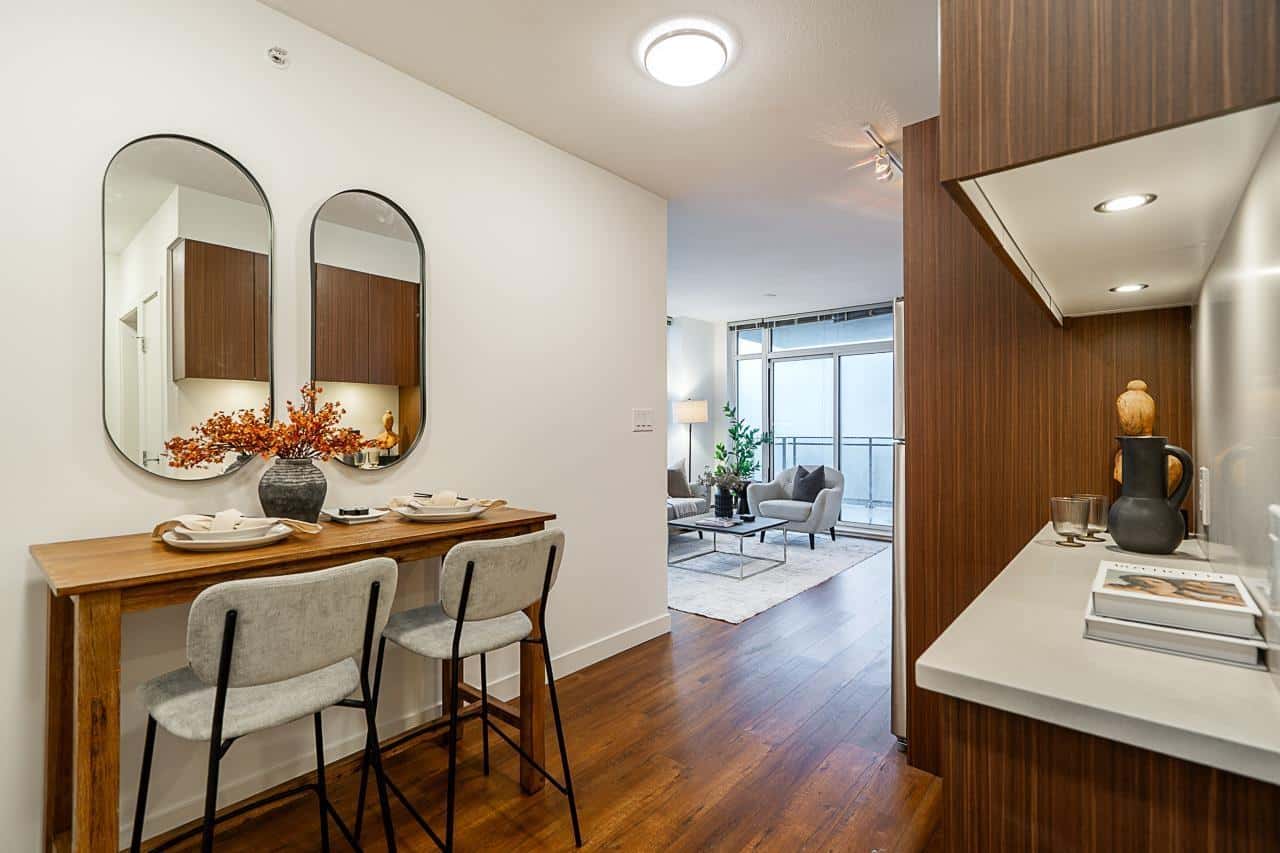 2306 13308 CENTRAL AVENUE — Surrey, British Columbia - Photo 4 of 25