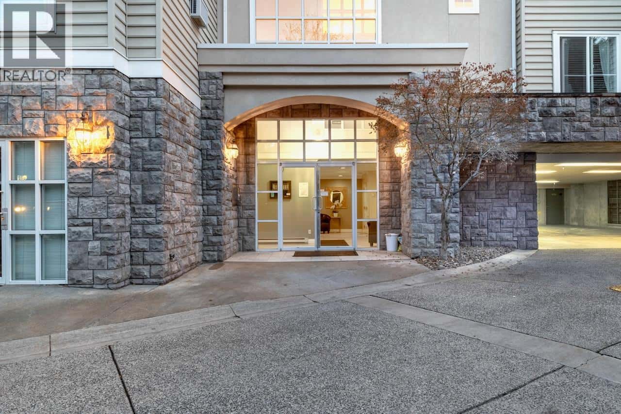 3220 Centennial Drive Unit# 304 — Vernon, British Columbia - Photo 3 of 42