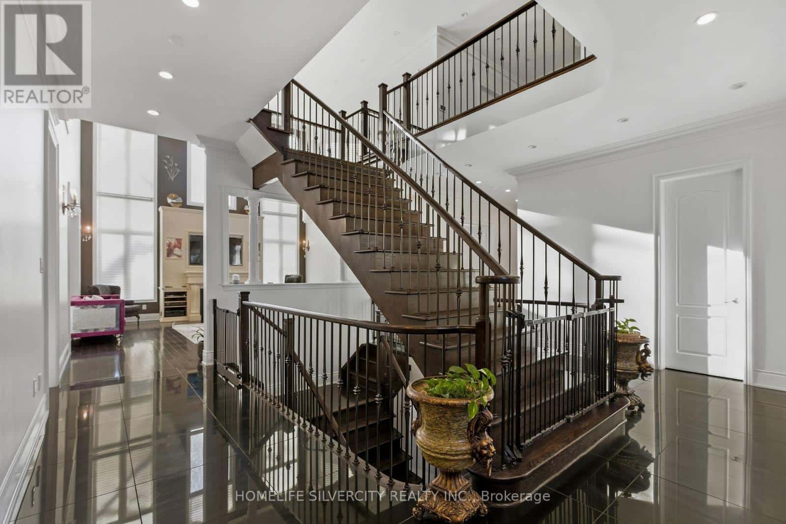 492 ROUGEMOUNT DRIVE — Pickering (Rosebank), Ontario - Photo 4 of 40