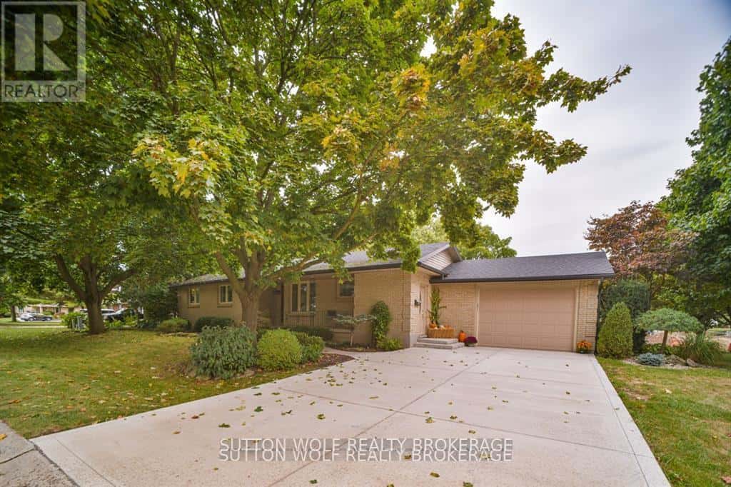 60 SUNSET AVENUE — Warwick (Watford), Ontario - Photo 3 of 37