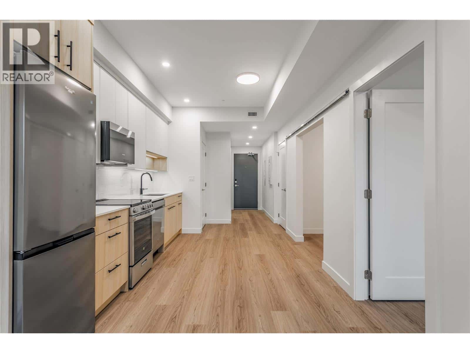 1380 Pridham Avenue Unit# 305 — Kelowna, British Columbia - Photo 4 of 19