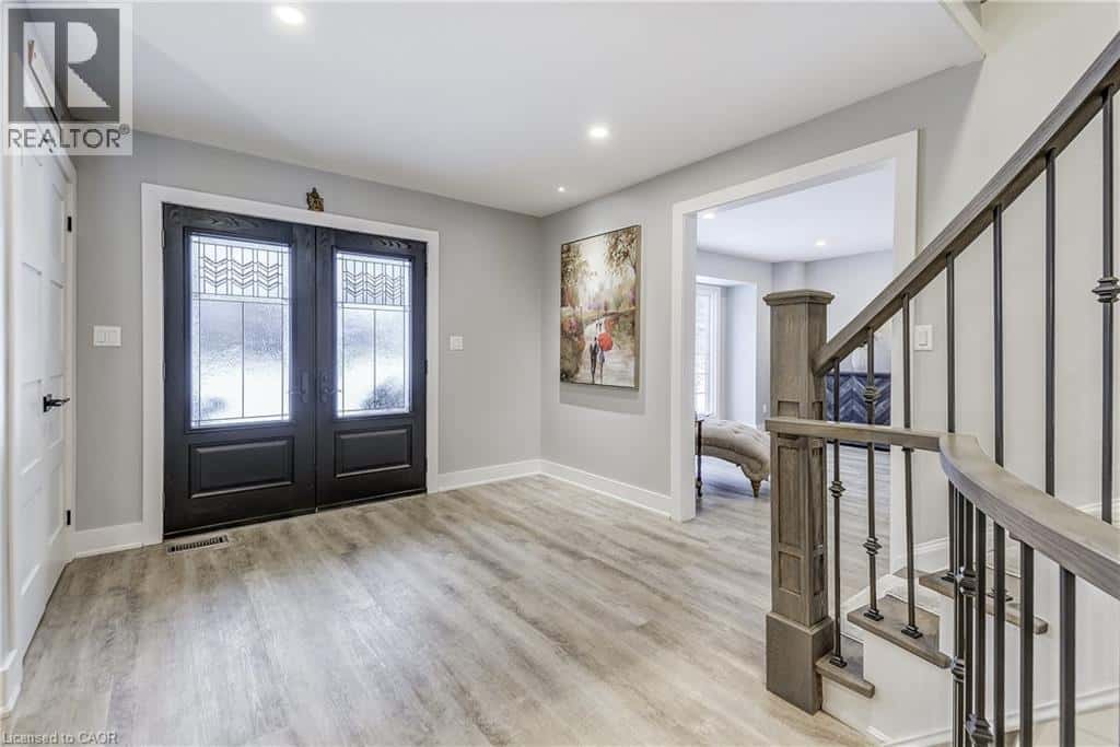 3 BIRCHWOOD Court — Carlisle, Ontario - Photo 2 of 50