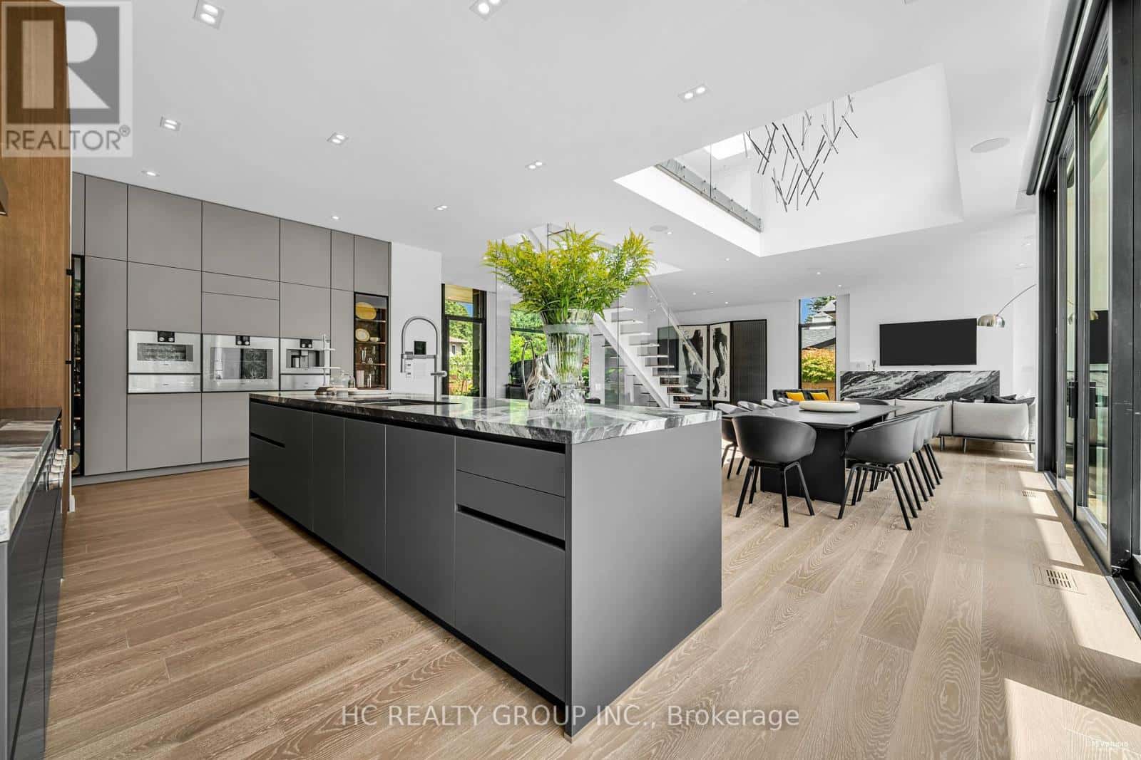 7 WHITELAW COURT — Markham (Grandview), Ontario - Photo 3 of 44