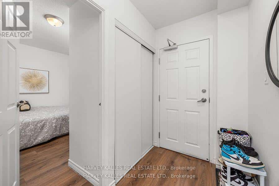 212 - 15 MAPLEWOOD AVENUE — Toronto (Humewood-Cedarvale), Ontario - Photo 5 of 14