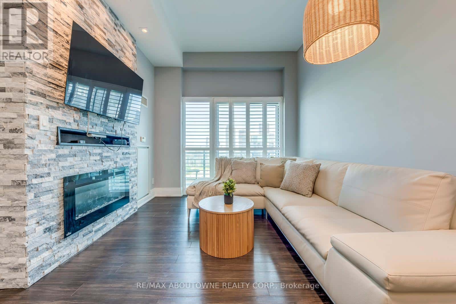 2524 - 165 LEGION ROAD N — Toronto (Mimico), Ontario - Photo 4 of 41