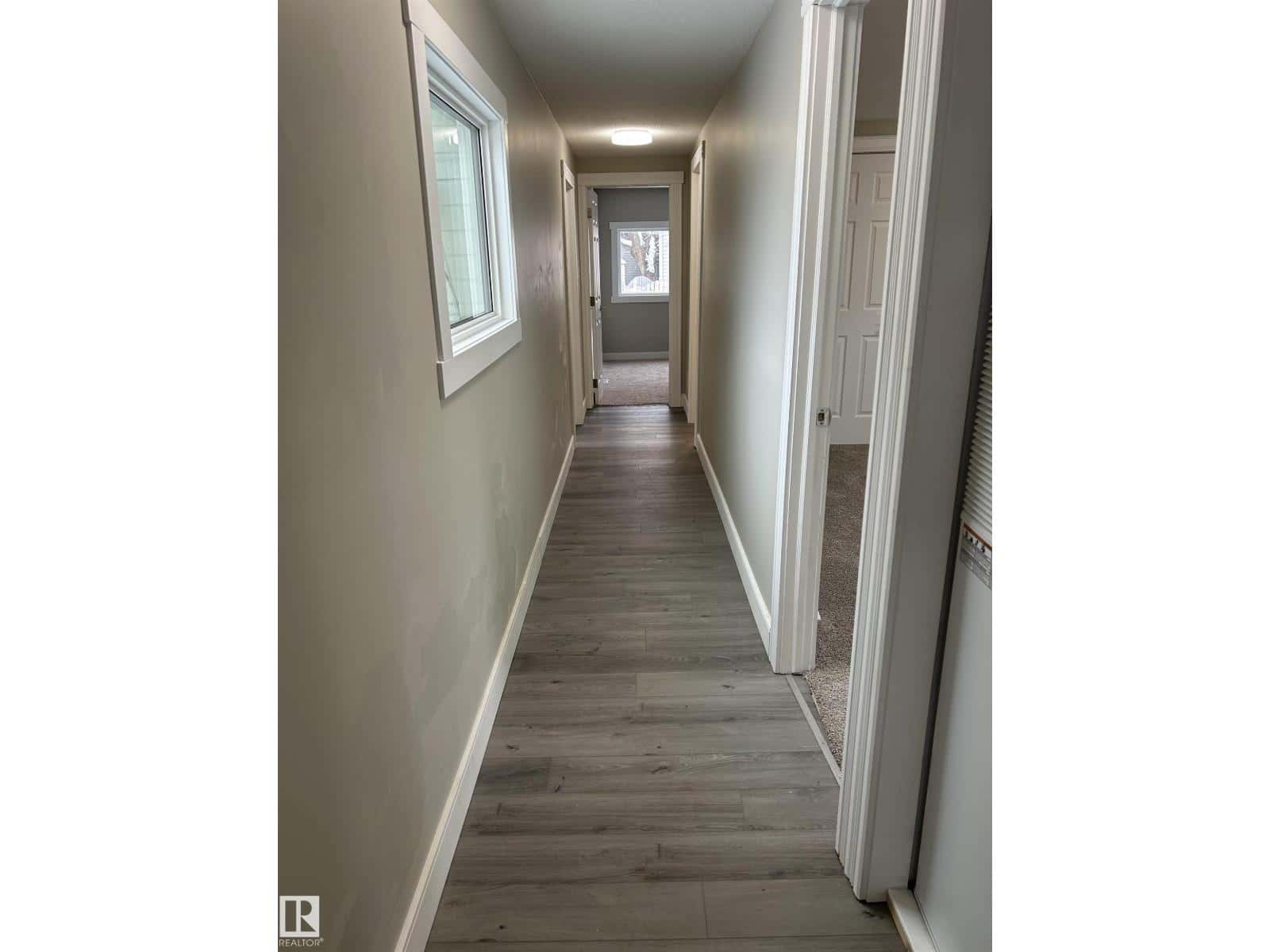 347 West Brook WY NW NW — Edmonton, Alberta - Photo 4 of 16