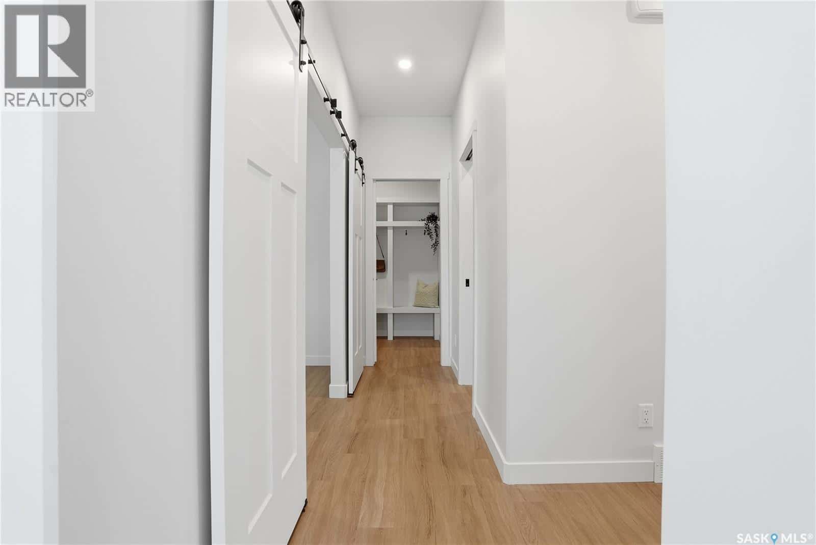 142 Haverstock CRESCENT — Saskatoon, Saskatchewan - Photo 5 of 44