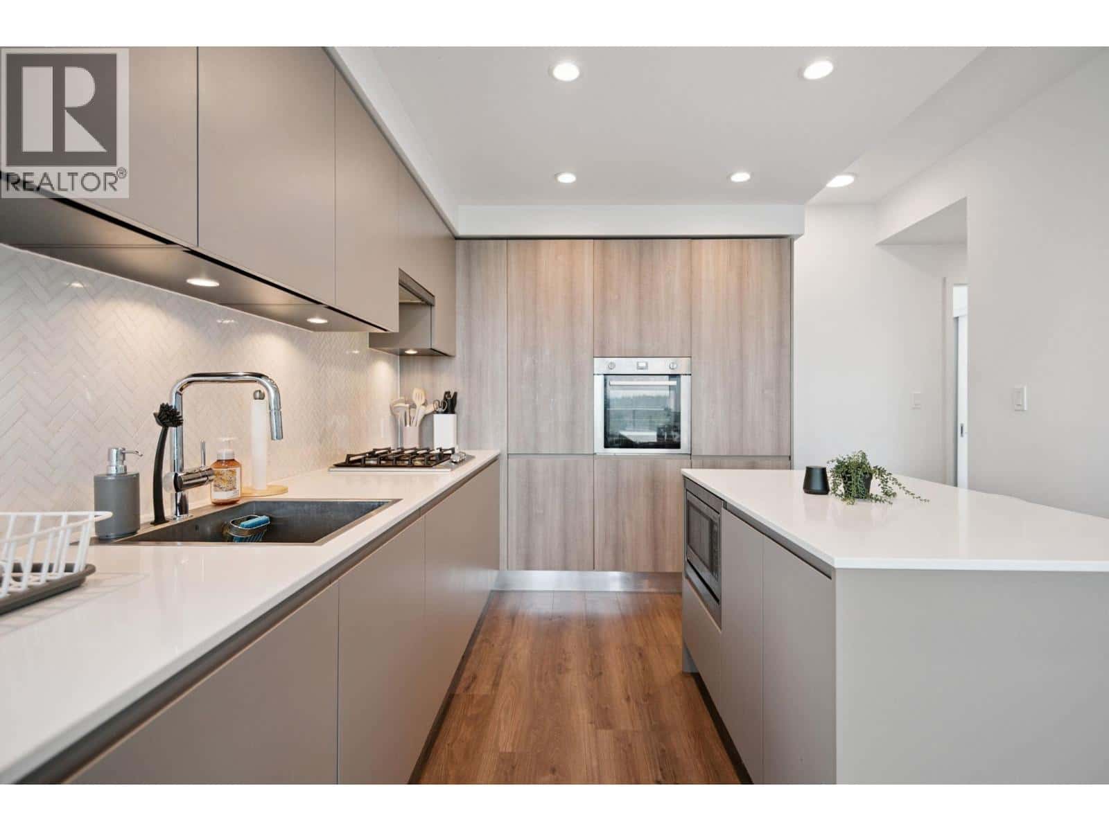 3505 3809 EVERGREEN PLACE — Burnaby, British Columbia - Photo 4 of 16