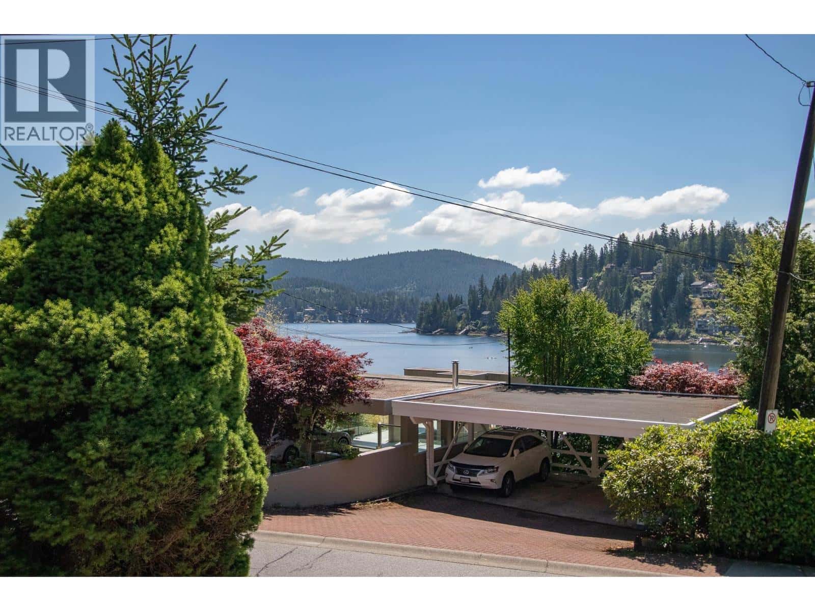 2711 PANORAMA DRIVE — North Vancouver, British Columbia - Photo 3 of 40