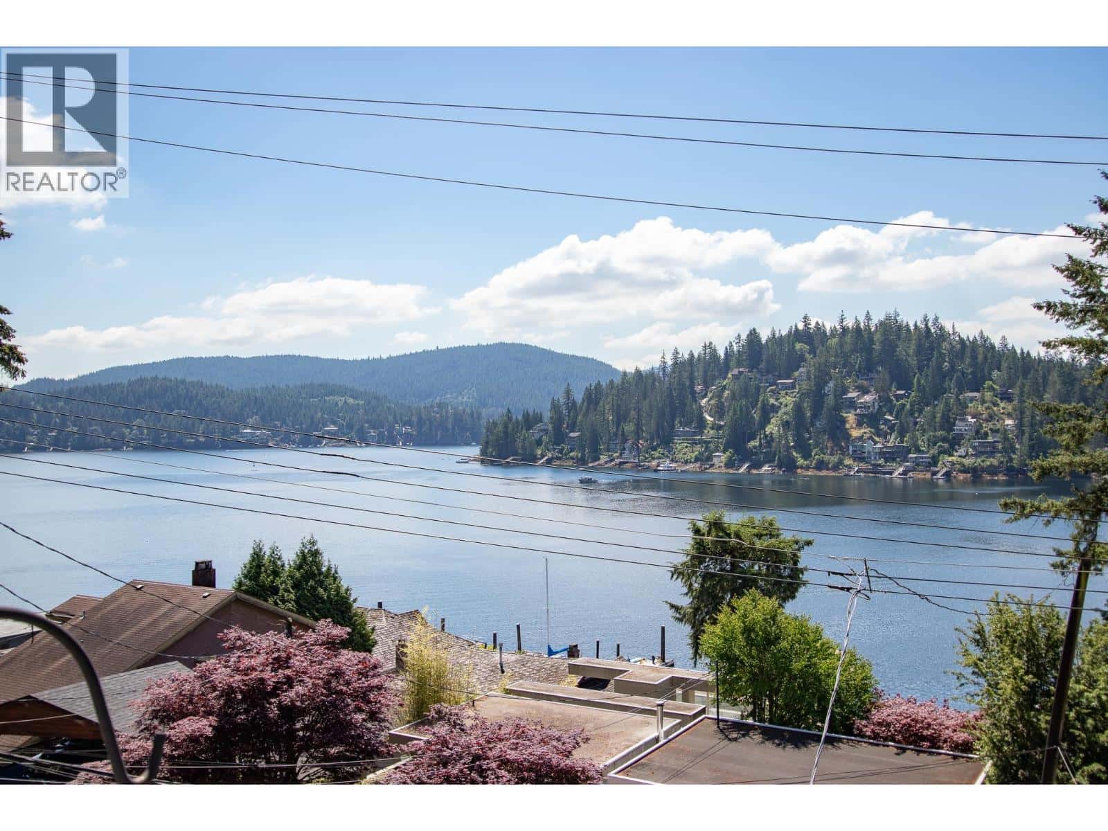 2711 PANORAMA DRIVE — North Vancouver, British Columbia - Photo 4 of 40