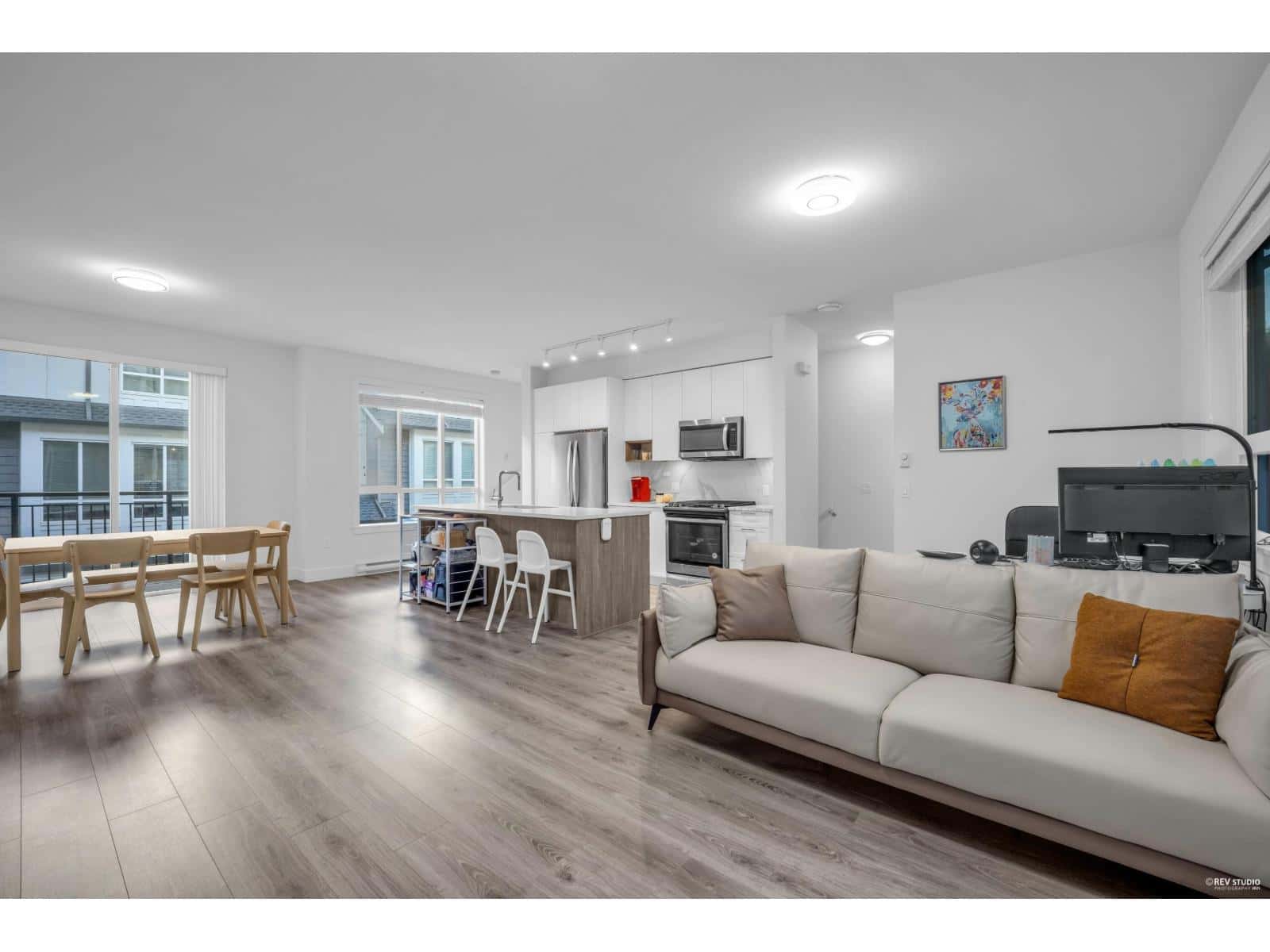 103 9688 162A STREET — Surrey, British Columbia - Photo 5 of 26