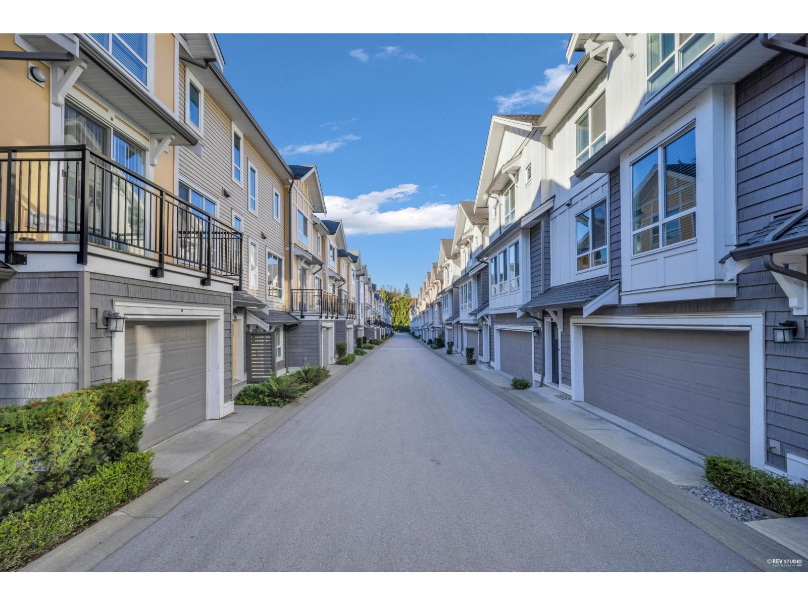 103 9688 162A STREET — Surrey, British Columbia - Main photo