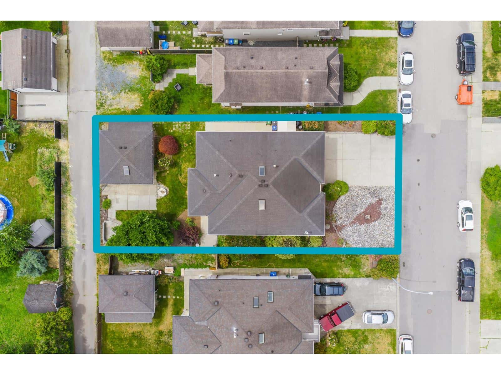 34654 7 AVENUE — Abbotsford, British Columbia - Photo 2 of 40