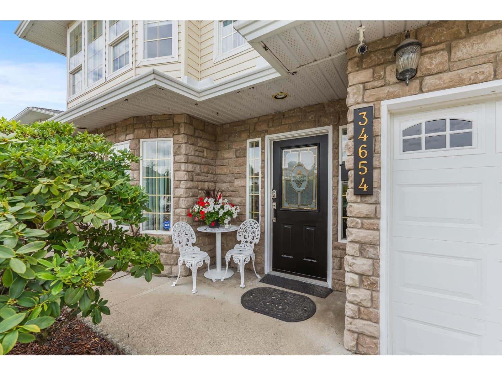 34654 7 AVENUE — Abbotsford, British Columbia - Photo 4 of 40