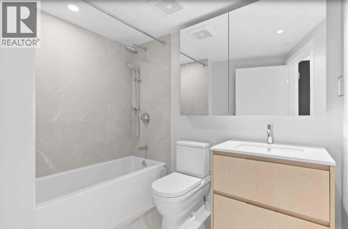 1808 1500 FERN STREET — North Vancouver, British Columbia - Photo 5 of 18