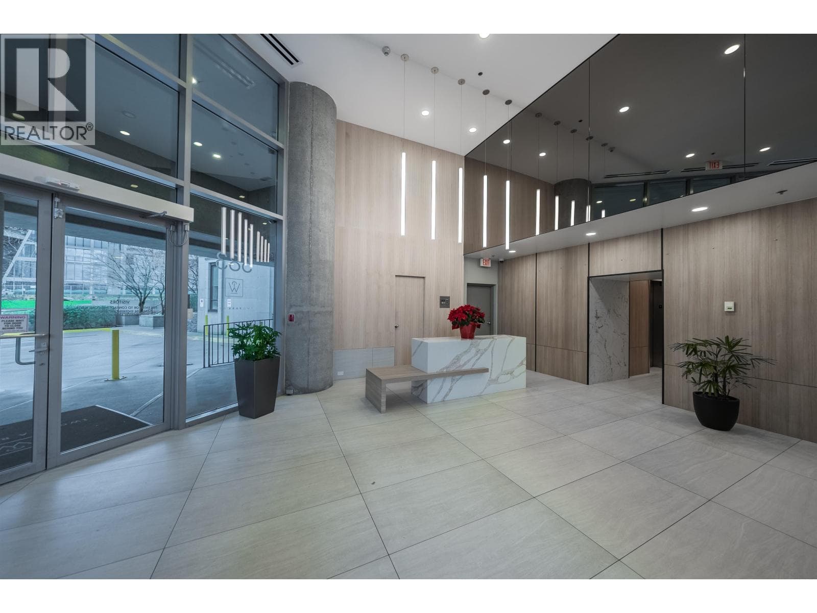 506 583 BEACH CRESCENT — Vancouver, British Columbia - Main photo