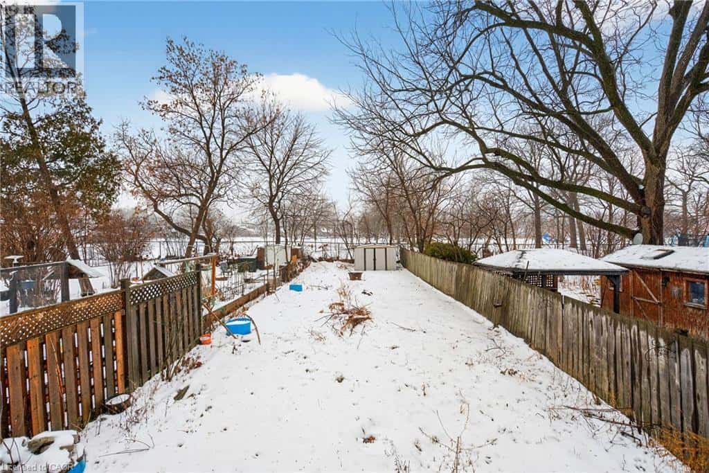 218 EAST 8TH Street — Hamilton, Ontario - Photo 2 of 44