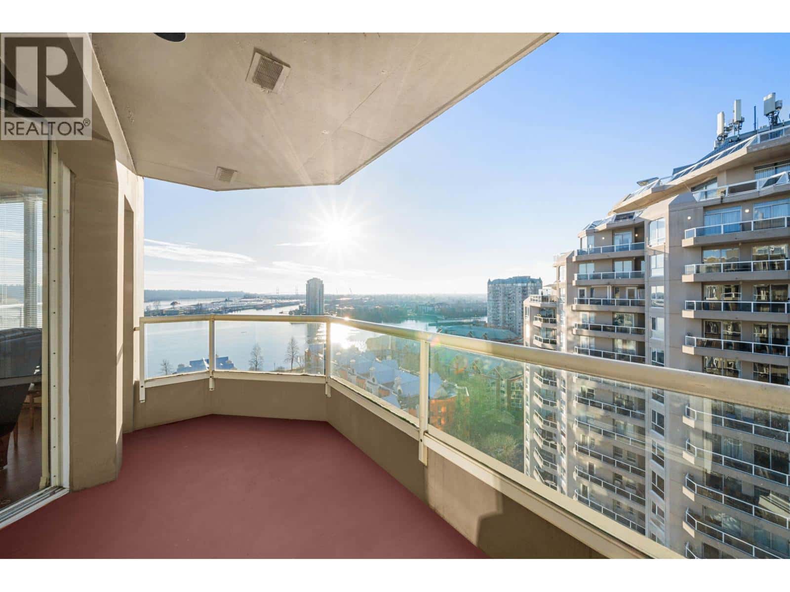 1604 1135 QUAYSIDE DRIVE — New Westminster, British Columbia - Photo 3 of 32