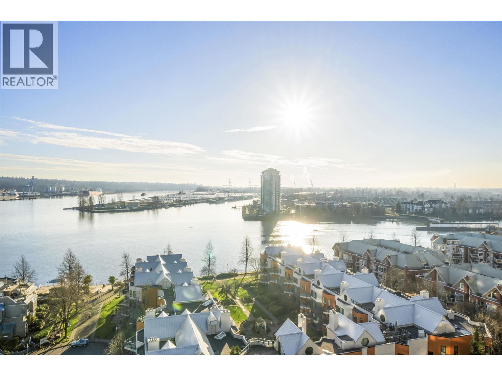 1604 1135 QUAYSIDE DRIVE — New Westminster, British Columbia - Main photo