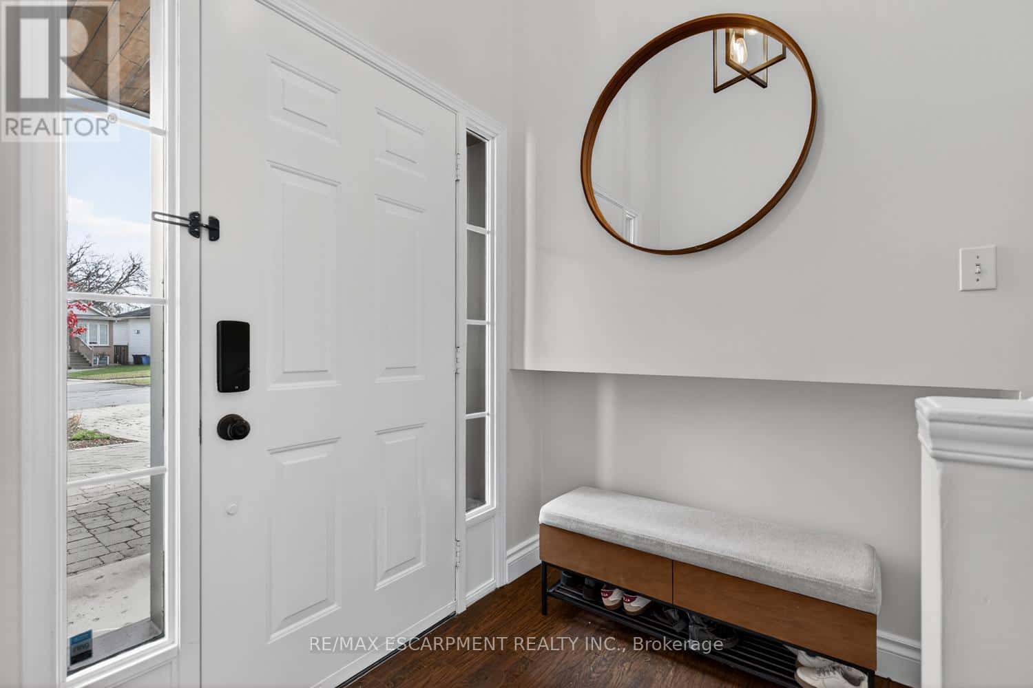 7 ANDERSON CRESCENT — West Lincoln (Smithville), Ontario - Photo 4 of 41