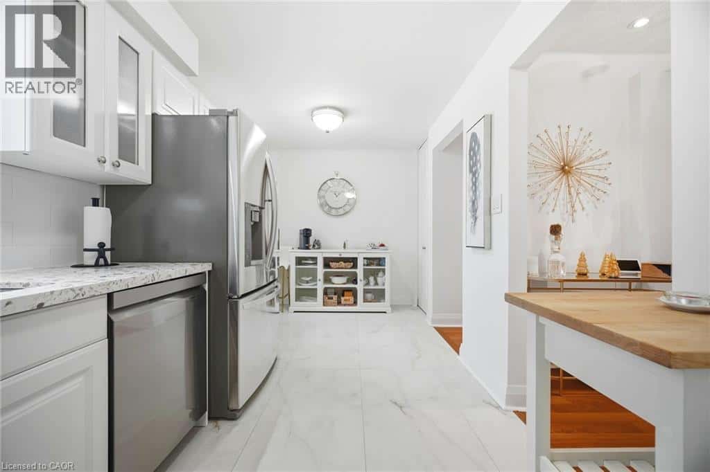 7340 COPENHAGEN Road Unit# 43 — Mississauga, Ontario - Photo 3 of 24