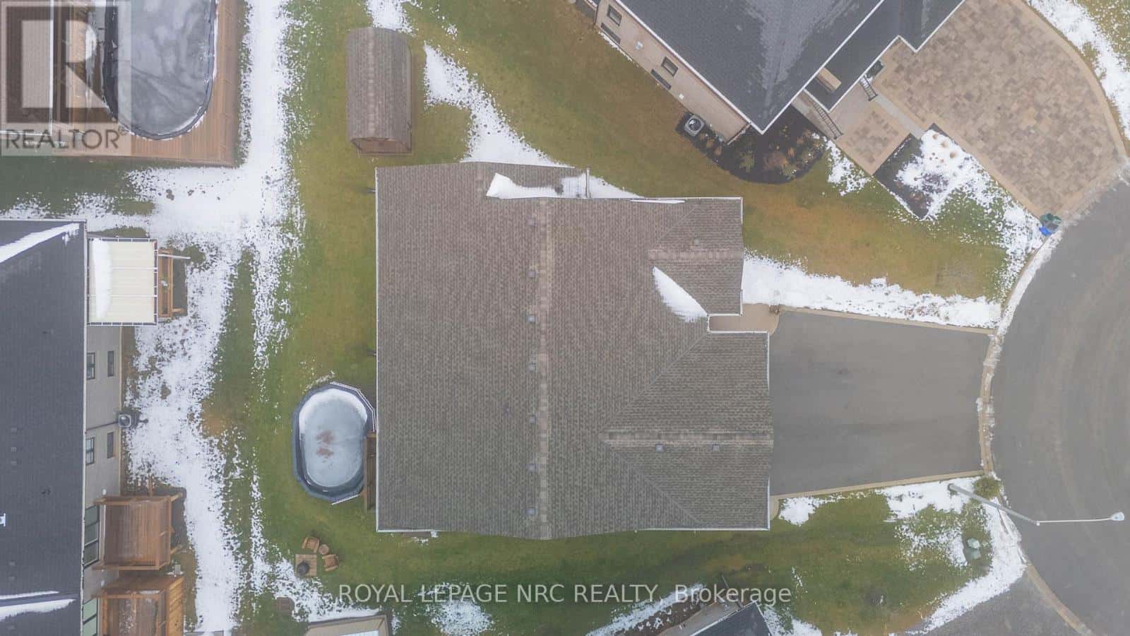 67 HICKORY COURT — Port Colborne (Sugarloaf), Ontario - Photo 5 of 40