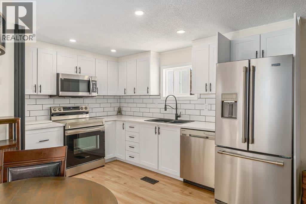 127, 3223 83 Street NW — Calgary, Alberta - Photo 5 of 20