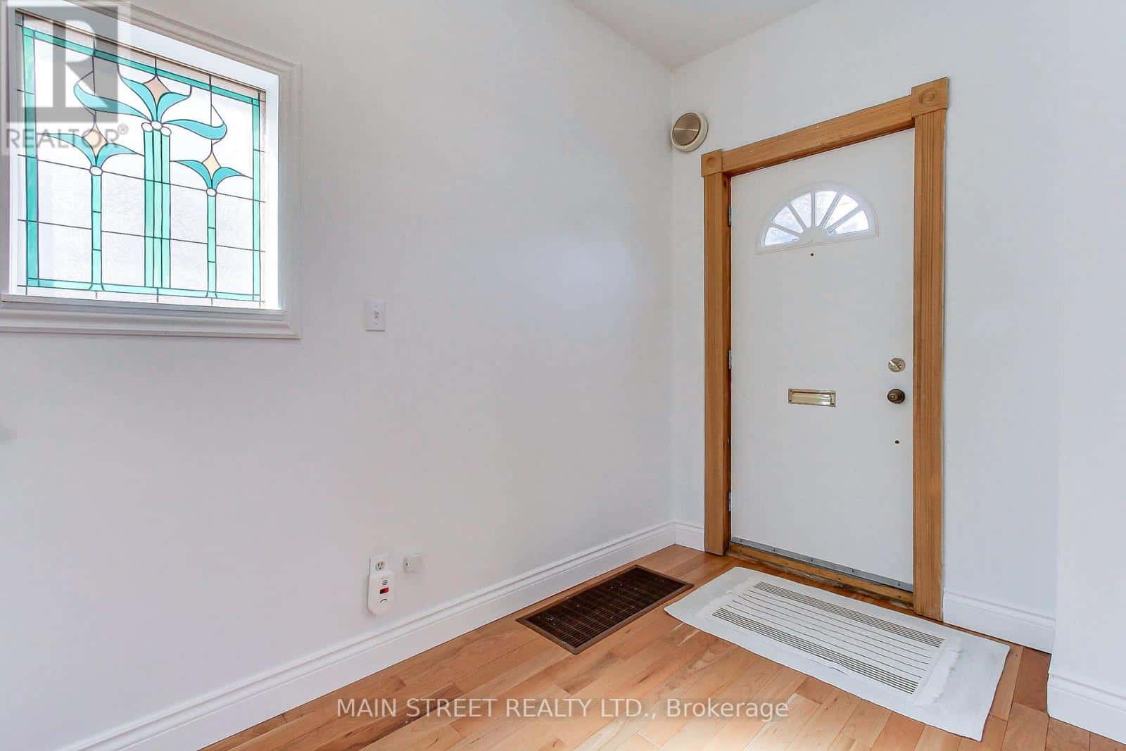 79 SIMPSON AVENUE — Toronto (Mimico), Ontario - Photo 5 of 49