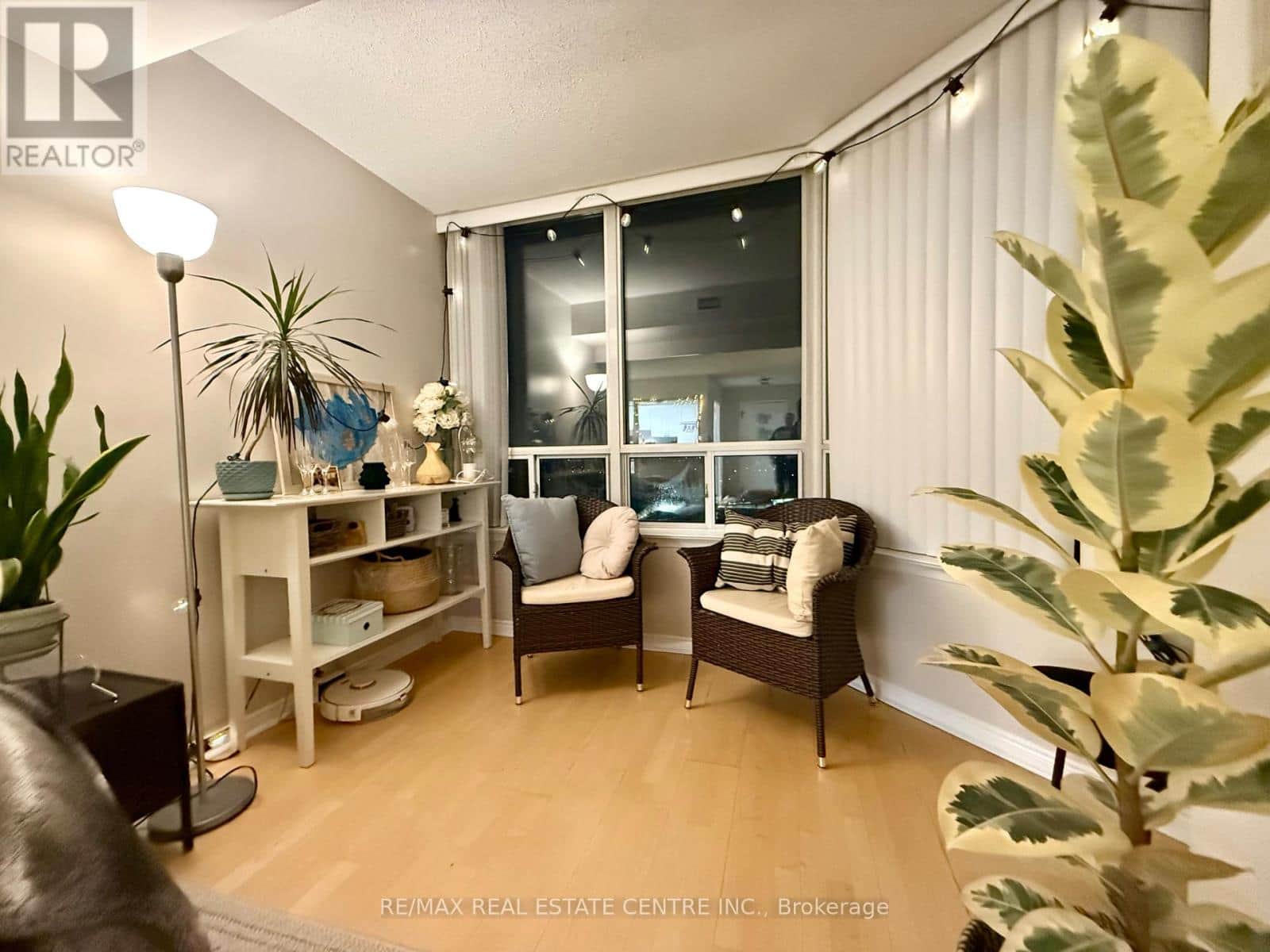 1902 - 135 HILLCREST AVENUE - Photo 3 of 19, Mississauga (Cooksville), Ontario