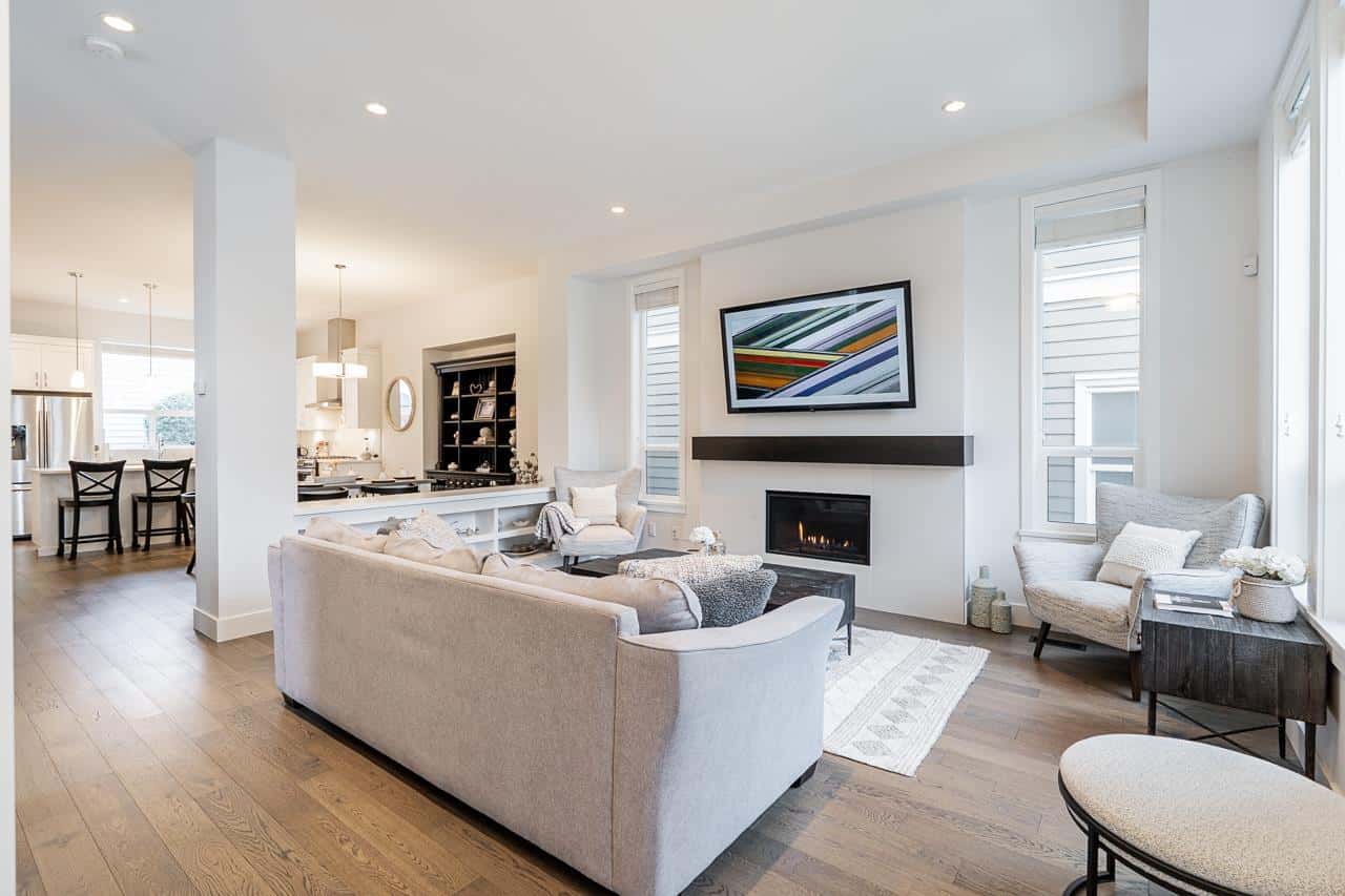 2136 164A STREET — Surrey, British Columbia - Photo 3 of 32