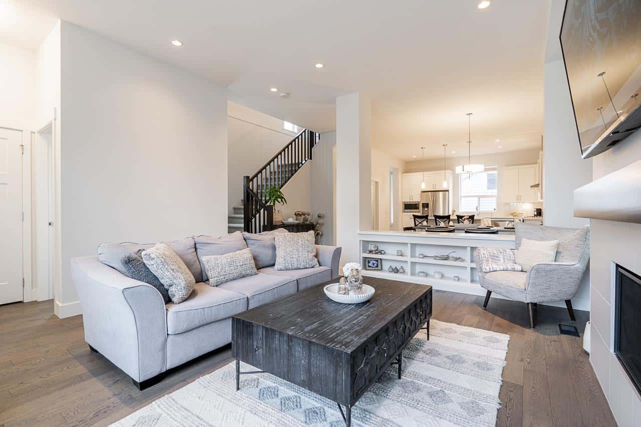 2136 164A STREET — Surrey, British Columbia - Photo 4 of 32