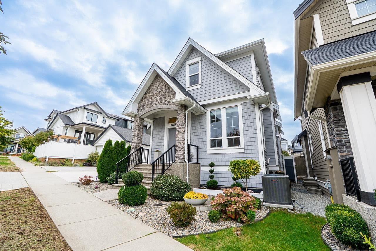 2136 164A STREET — Surrey, British Columbia - Main photo