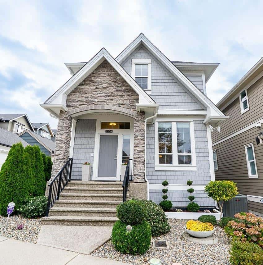 2136 164A STREET — Surrey, British Columbia - Photo 2 of 32